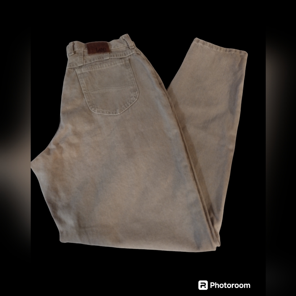 Vintage Women's Lee Jeans Size 16 Long light brown.